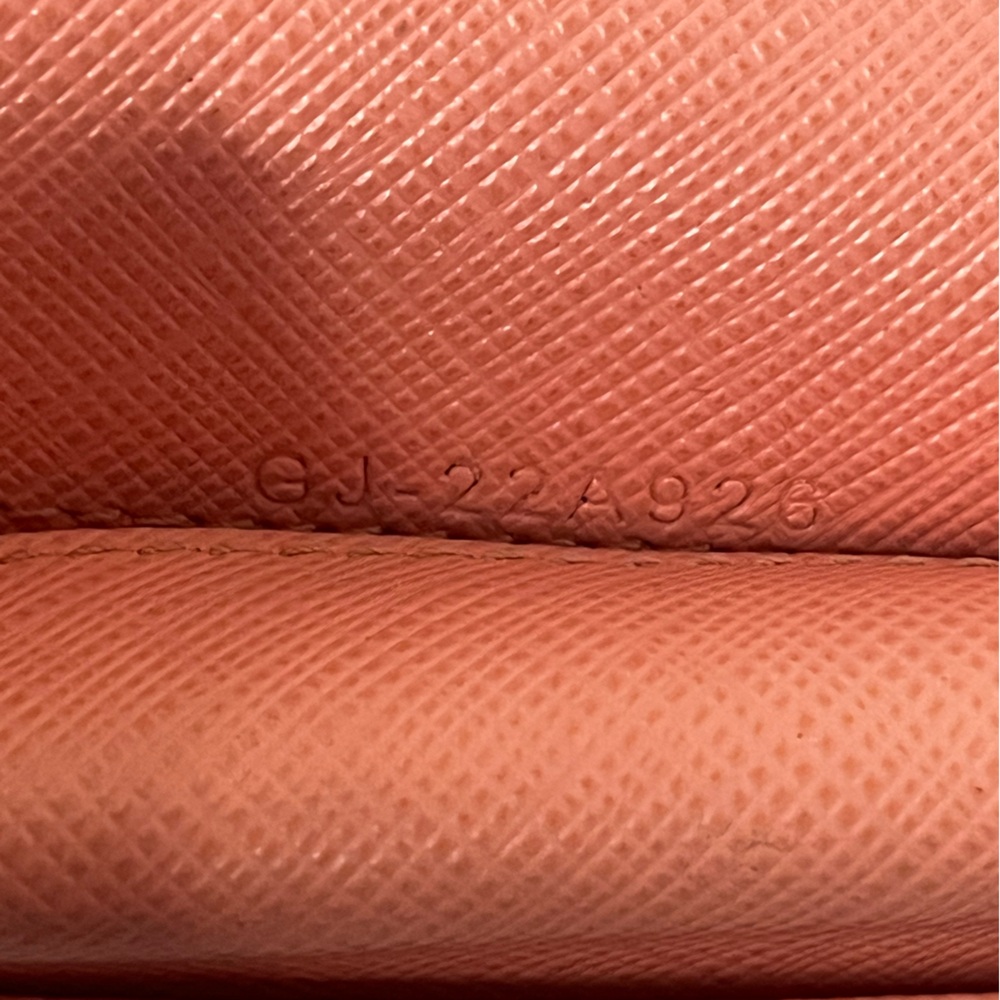 Ferragamo blush pink wallet - Picture 7 of 8